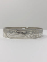 Load image into Gallery viewer, Bangle 1/2 Eagle / Whale - VAL

