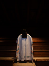 Load image into Gallery viewer, Alert Bay blanket by Tumtum
