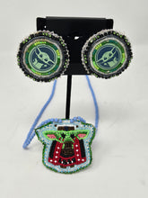 Load image into Gallery viewer, Baby Yoda bead work set by Augusta Gladstone
