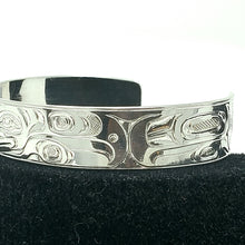 Load image into Gallery viewer, Silver 1/2 x 6 inch Otter Bracelet
