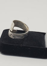 Load image into Gallery viewer, Eagle &amp; Raven wrap ring by Donald Wadhams
