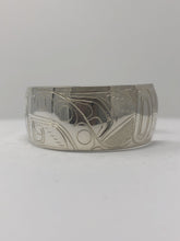 Load image into Gallery viewer, 3/4&quot; Killer whale Bracelet by Billy Cook
